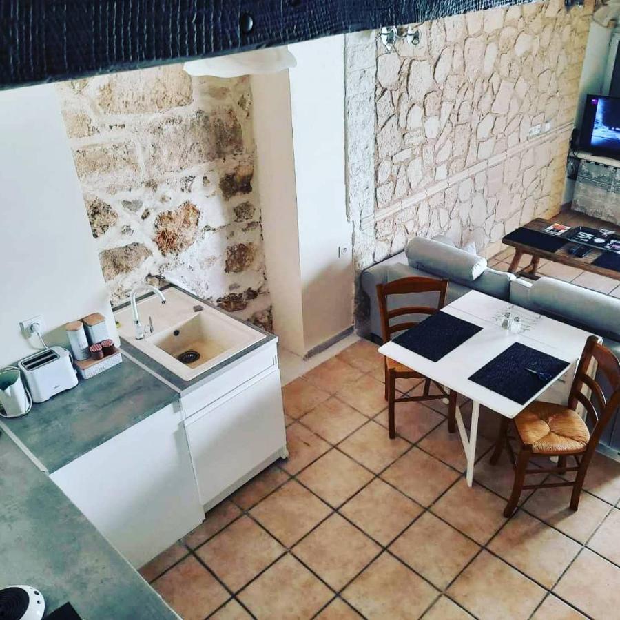 Maison Avec Jacuzzi Saint-Mitre-les-Remparts Exteriör bild